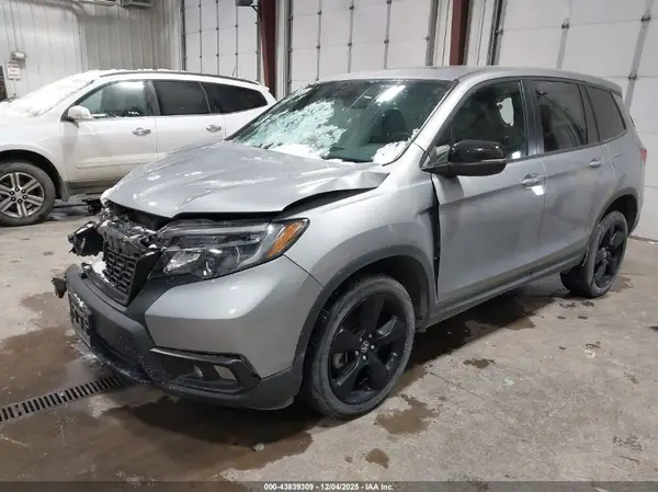 5FNYF8H52LB012981 2020 HONDA PASSPORT - Image 2