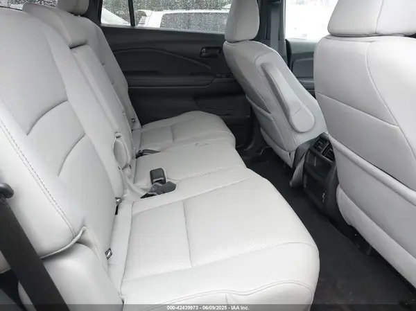 5FNYF8H52NB010909 2022 HONDA PASSPORT - Image 8