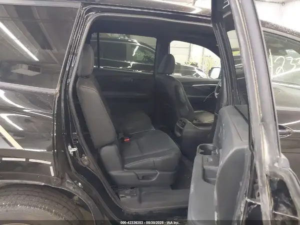 5FNYF8H52NB019660 2022 HONDA PASSPORT - Image 8
