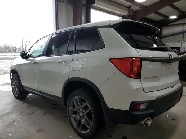 5FNYF8H52PB000514 2023 HONDA PASSPORT - Image 2