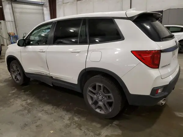 5FNYF8H52PB017538 2023 HONDA PASSPORT - Image 2