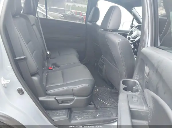 5FNYF8H52PB020259 2023 HONDA PASSPORT - Image 8