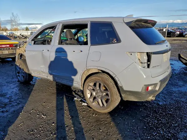 5FNYF8H52PB029642 2023 HONDA PASSPORT - Image 2