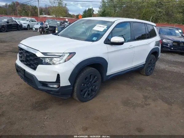 5FNYF8H52PB031942 2023 HONDA PASSPORT - Image 2