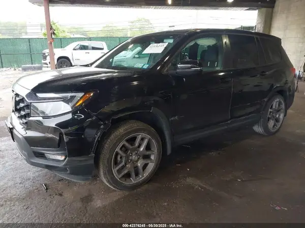 5FNYF8H52PB033173 2023 HONDA PASSPORT - Image 2