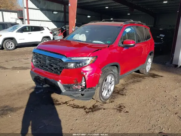 5FNYF8H52RB004212 2024 HONDA PASSPORT - Image 2