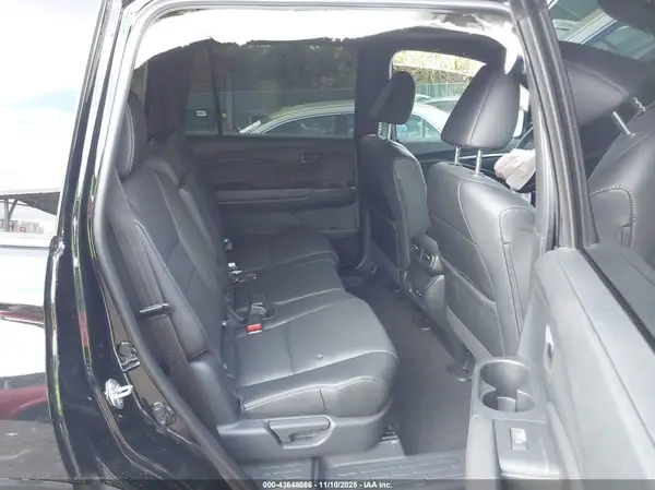 5FNYF8H52RB004999 2024 HONDA PASSPORT - Image 8