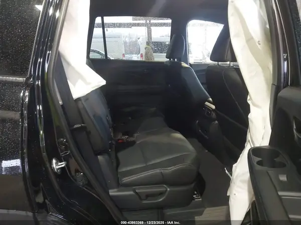 5FNYF8H52RB012360 2024 HONDA PASSPORT - Image 8