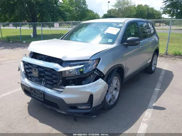 5FNYF8H52RB018045 2024 HONDA PASSPORT - Image 2