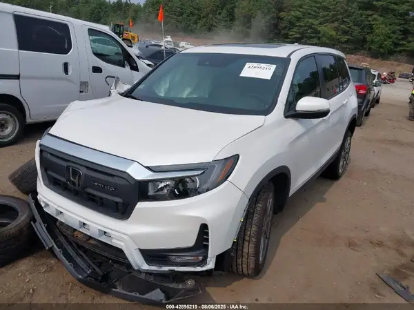 5FNYF8H52SB018813 2025 HONDA PASSPORT - Image 2