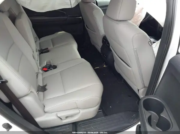 5FNYF8H52SB018813 2025 HONDA PASSPORT - Image 8