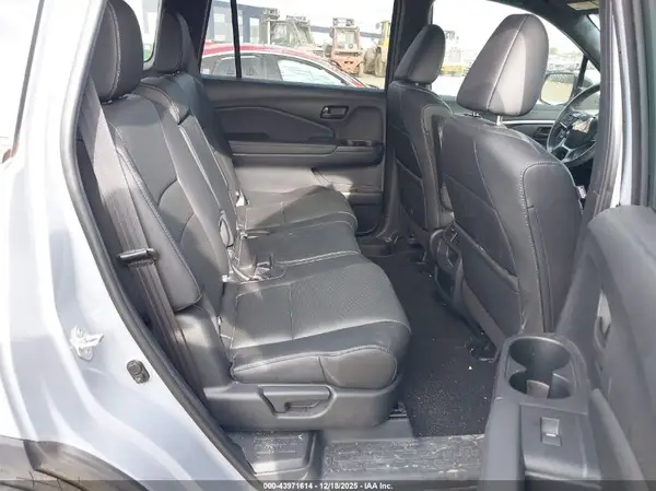 5FNYF8H53PB001042 2023 HONDA PASSPORT - Image 8
