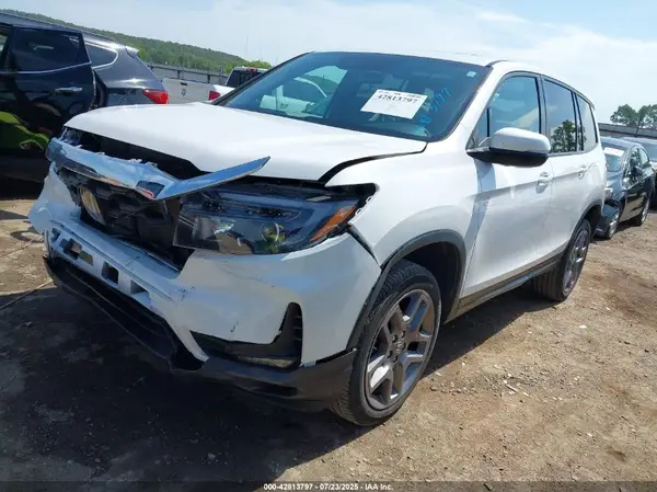 5FNYF8H53PB008136 2023 HONDA PASSPORT - Image 2