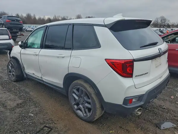 5FNYF8H53PB038253 2023 HONDA PASSPORT - Image 2