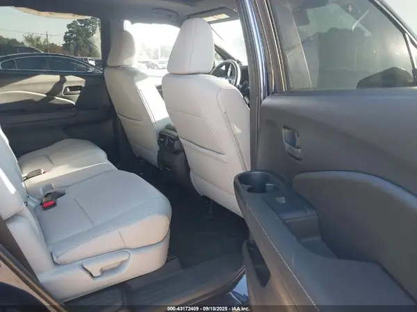 5FNYF8H53RB015252 2024 HONDA PASSPORT - Image 8