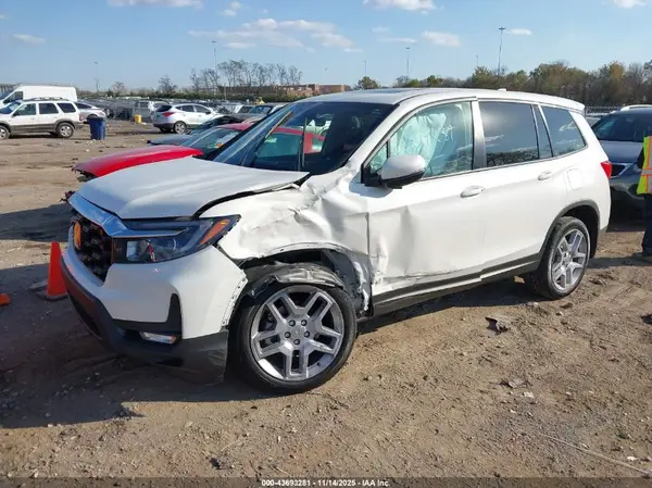 5FNYF8H53SB018366 2025 HONDA PASSPORT - Image 2