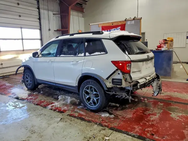 5FNYF8H54LB500877 2020 HONDA PASSPORT - Image 2