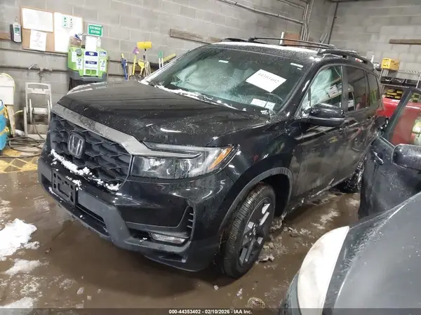 5FNYF8H54NB005582 2022 HONDA PASSPORT - Image 2