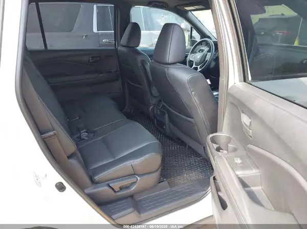 5FNYF8H54PB040416 2023 HONDA PASSPORT - Image 8