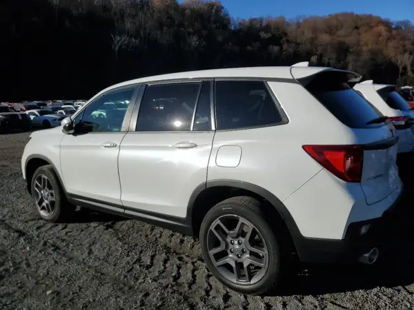 5FNYF8H55NB011813 2022 HONDA PASSPORT - Image 2