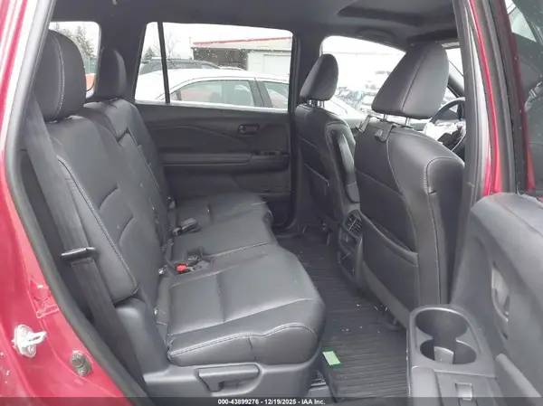 5FNYF8H55PB000586 2023 HONDA PASSPORT - Image 8