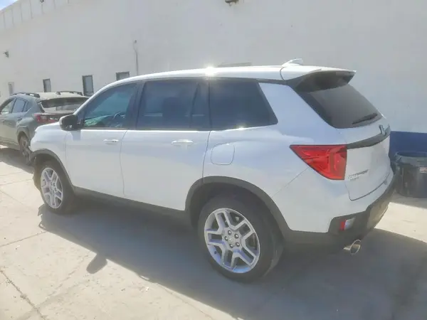 5FNYF8H55RB004124 2024 HONDA PASSPORT - Image 2