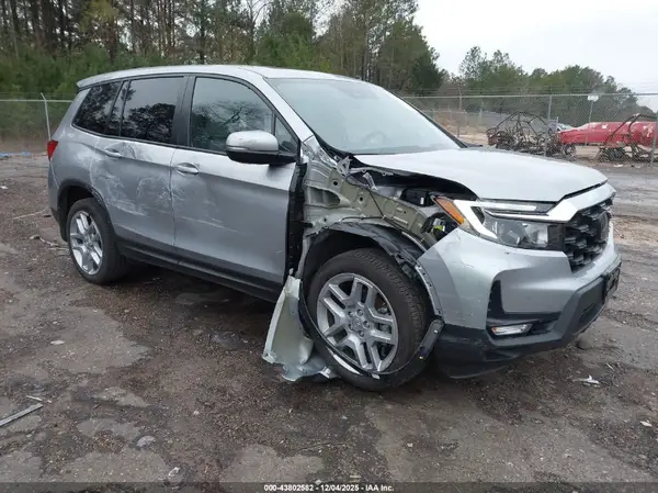 5FNYF8H55RB004687 2024 HONDA PASSPORT - Image 1