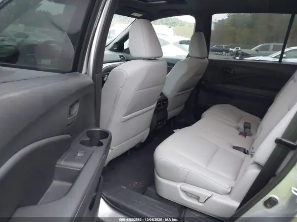 5FNYF8H55RB004687 2024 HONDA PASSPORT - Image 8