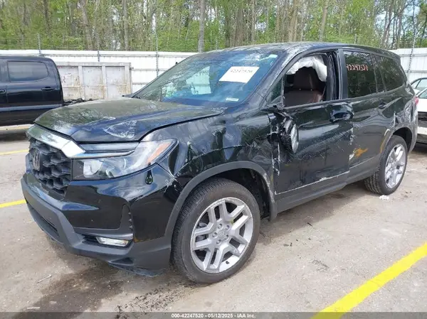 5FNYF8H55RB004740 2024 HONDA PASSPORT - Image 2