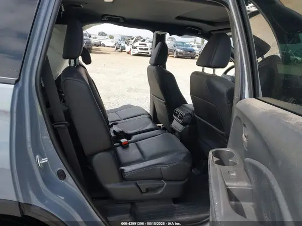 5FNYF8H55RB017780 2024 HONDA PASSPORT - Image 8