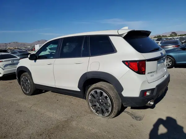 5FNYF8H55RB018511 2024 HONDA PASSPORT - Image 2