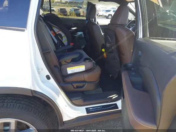 5FNYF8H55SB013072 2025 HONDA PASSPORT - Image 8