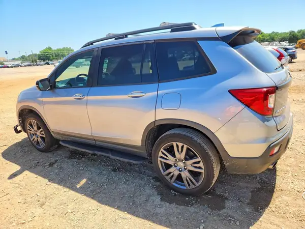 5FNYF8H56LB011476 2020 HONDA PASSPORT - Image 2