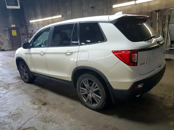 5FNYF8H56LB021098 2020 HONDA PASSPORT - Image 2