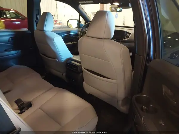 5FNYF8H56RB005539 2024 HONDA PASSPORT - Image 8