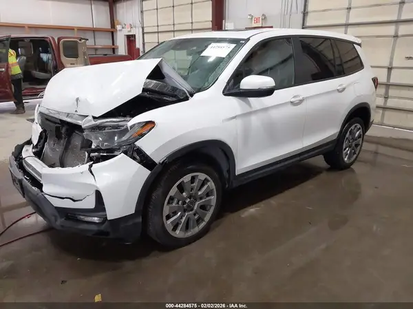 5FNYF8H56SB002985 2025 HONDA PASSPORT - Image 2