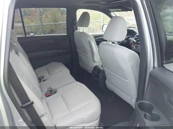 5FNYF8H57NB015829 2022 HONDA PASSPORT - Image 8