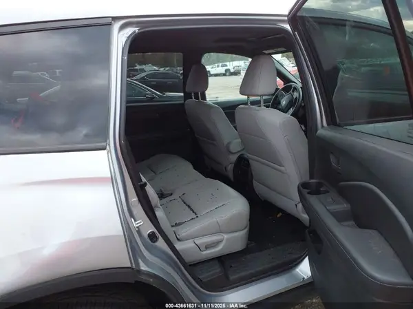 5FNYF8H57NB022456 2022 HONDA PASSPORT - Image 8