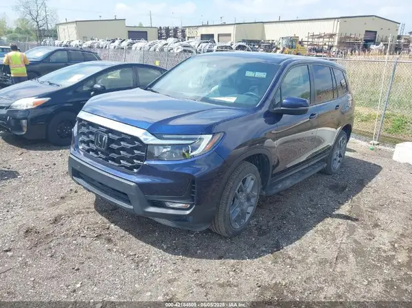 5FNYF8H57PB004896 2023 HONDA PASSPORT - Image 2