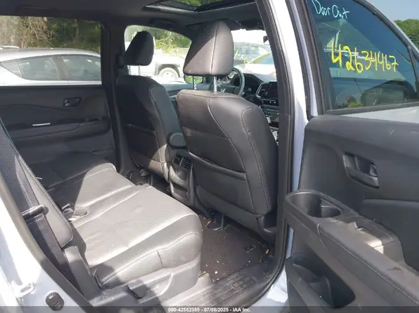 5FNYF8H57PB031810 2023 HONDA PASSPORT - Image 8