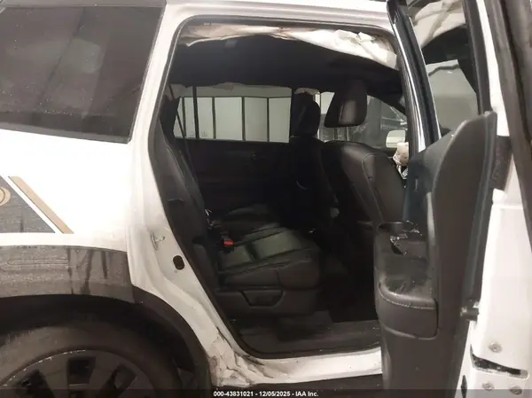 5FNYF8H57PB033315 2023 HONDA PASSPORT - Image 8