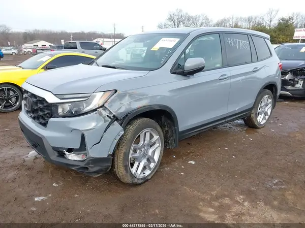 5FNYF8H57RB003329 2024 HONDA PASSPORT - Image 2