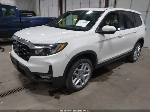 5FNYF8H57SB009931 2025 HONDA PASSPORT - Image 2