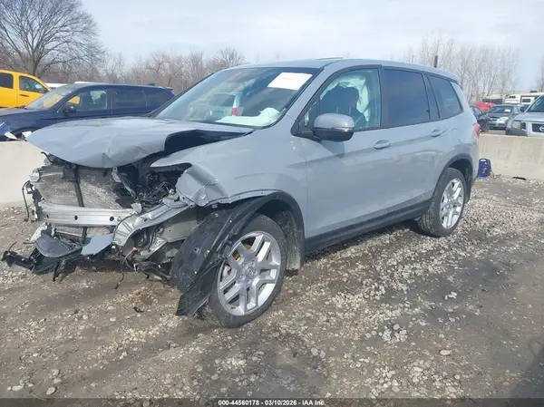 5FNYF8H57SB018421 2025 HONDA PASSPORT - Image 2
