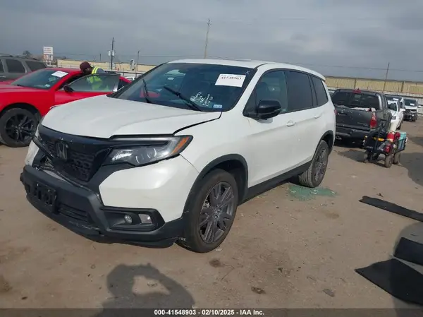 5FNYF8H58MB011870 2021 HONDA PASSPORT - Image 2