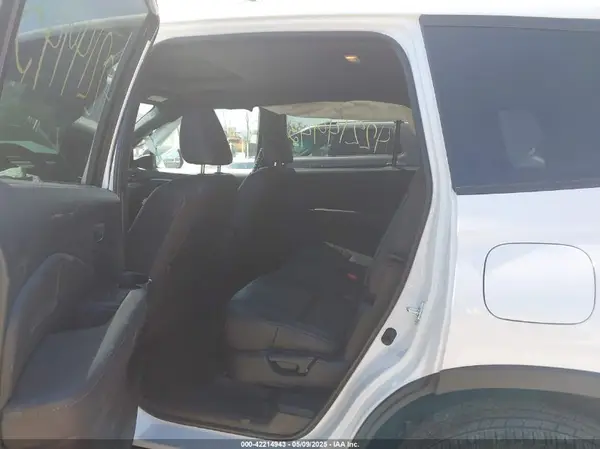 5FNYF8H58PB023201 2023 HONDA PASSPORT - Image 8