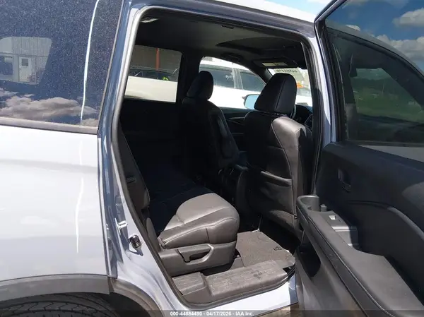 5FNYF8H58PB025448 2023 HONDA PASSPORT - Image 8
