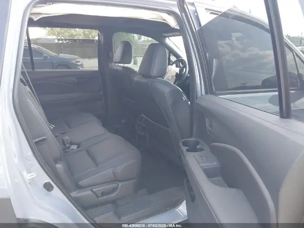5FNYF8H59NB004976 2022 HONDA PASSPORT - Image 8