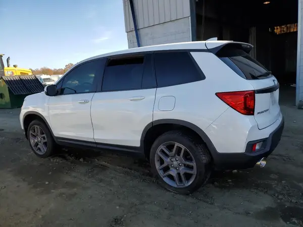 5FNYF8H59NB018425 2022 HONDA PASSPORT - Image 2