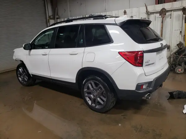 5FNYF8H59PB011459 2023 HONDA PASSPORT - Image 2